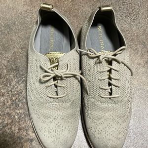 Beige Cole haan woman shoes size 8 1/2